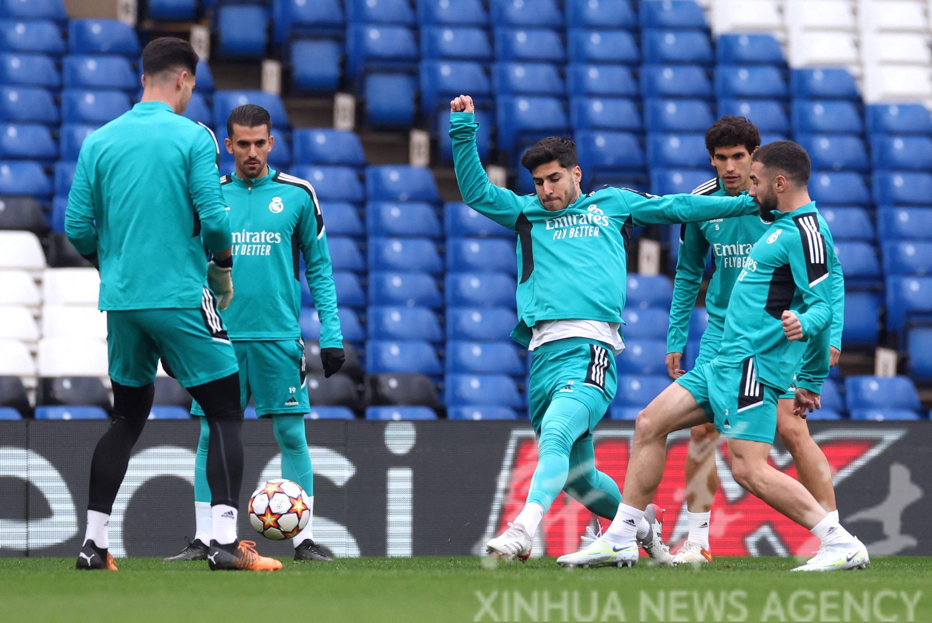 赛前布莱顿备战欧冠；官宣签约细节曝光；话题不断；轮换策略成焦点的简单介绍